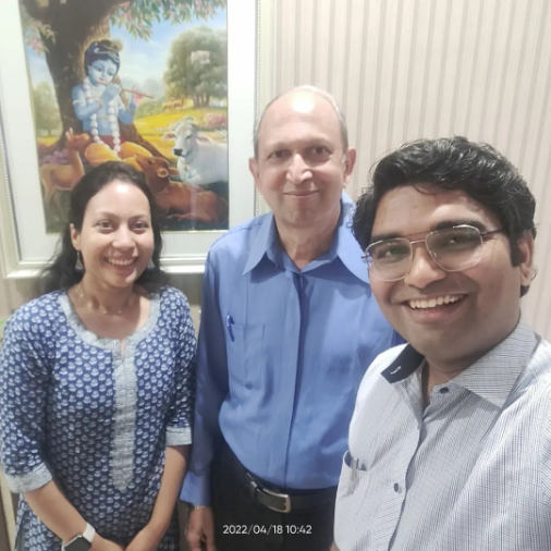 Dr. Abhijeet Shirkande and Dr. Ankita Shirkande with the esteemed Vd. Avinash Lele – July 5, 2022.